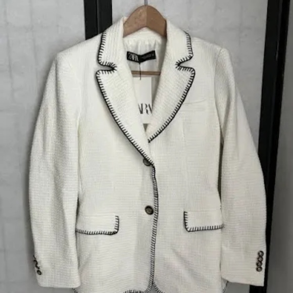 NWOT ZARA SEAMED STRAIGHT CUT TEXTURED BLAZER - Picture 2 of 4